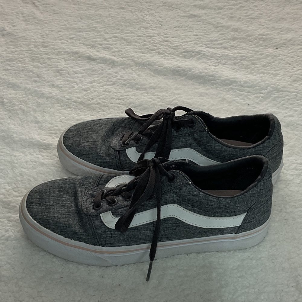 Woman’s vans Gray and White Sneakers
